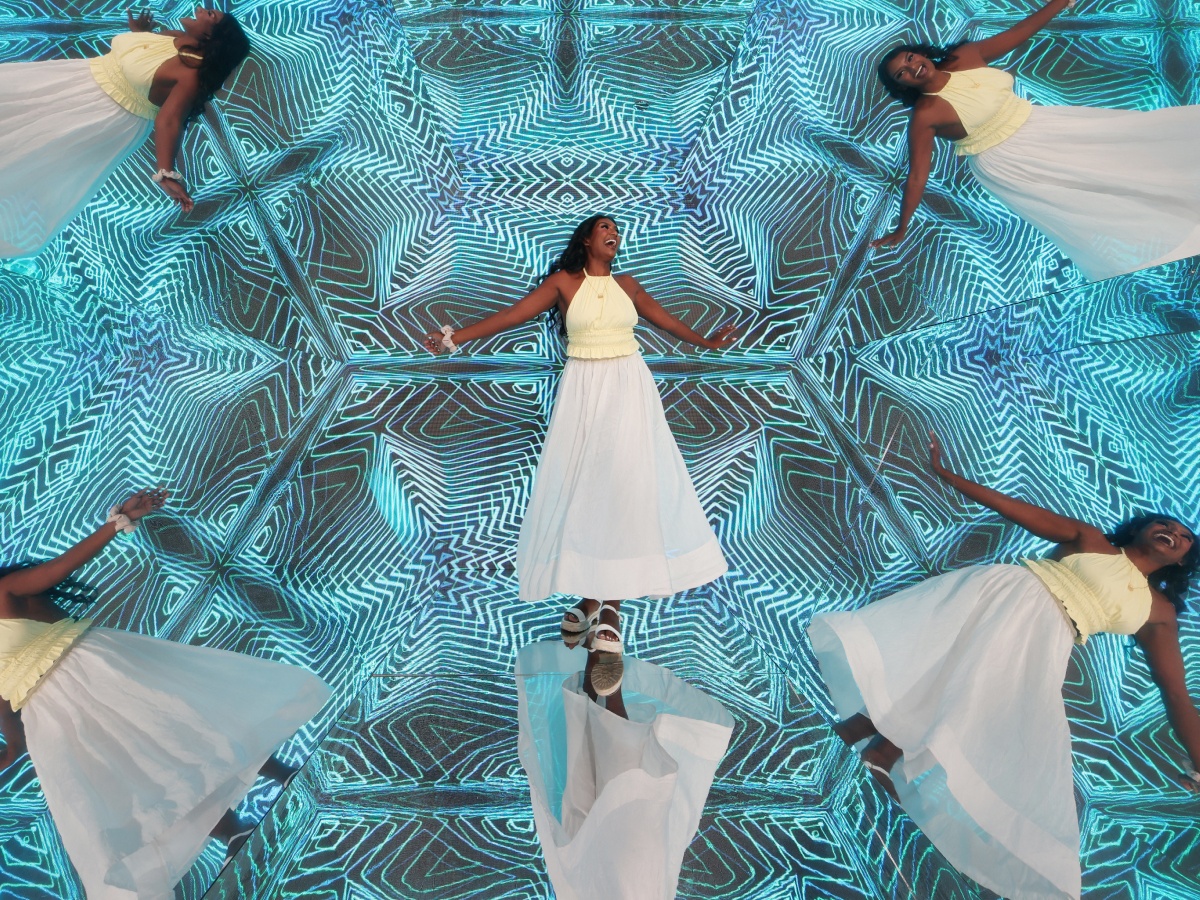 walk in caleidoscope